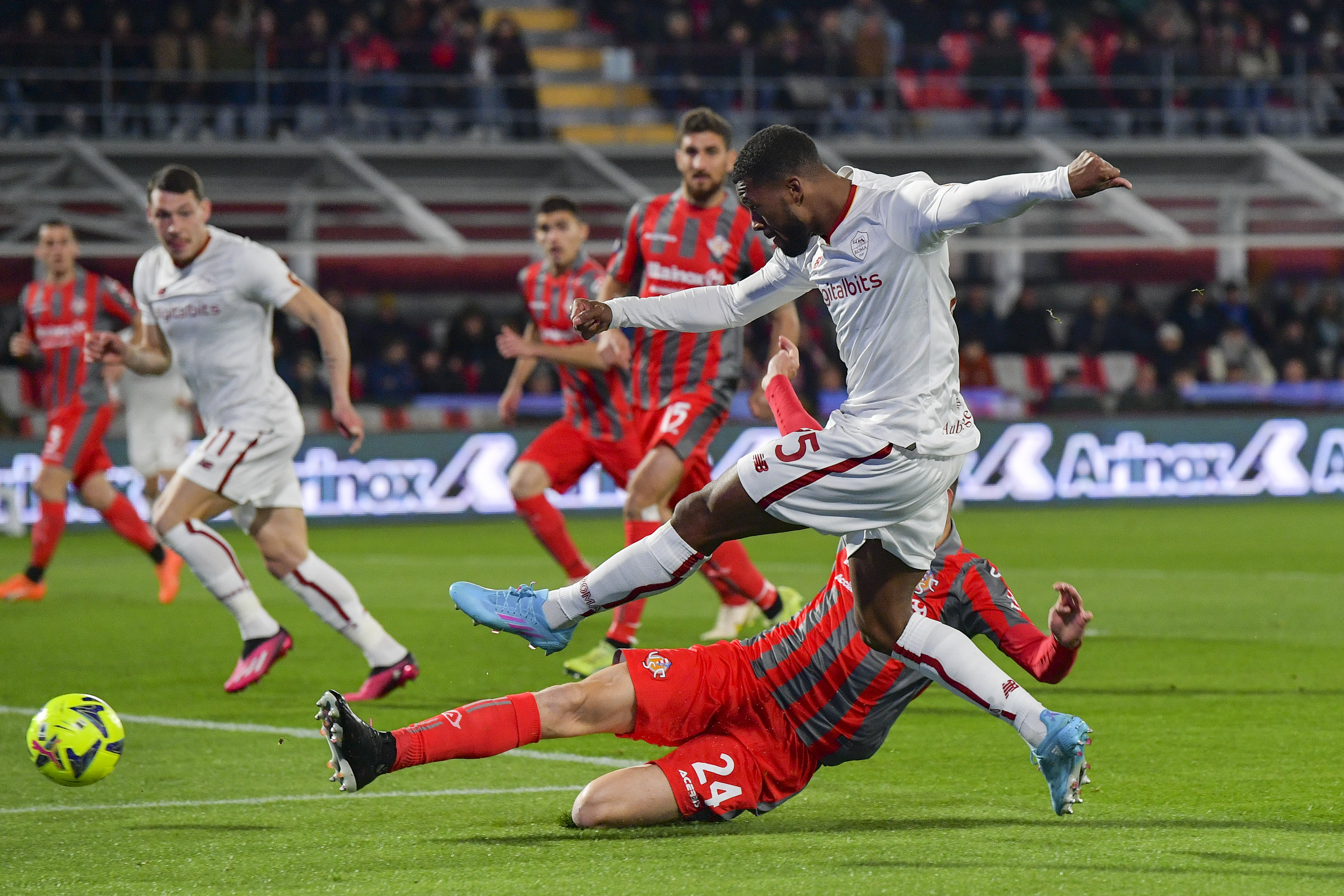 Georginio Wijnaldum durante Cremonese-Roma