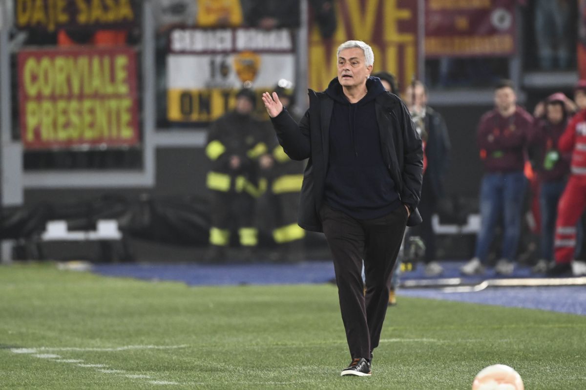 José Mourinho durante una partita della Roma