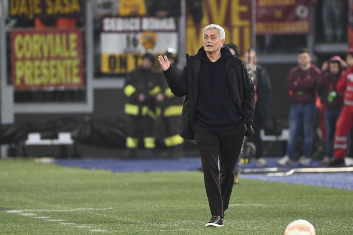 José Mourinho durante la sfida tra Roma e Real Sociedad