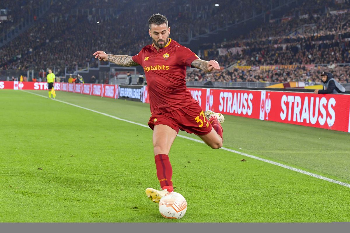 Leonardo Spinazzola in azione con la maglia della Roma