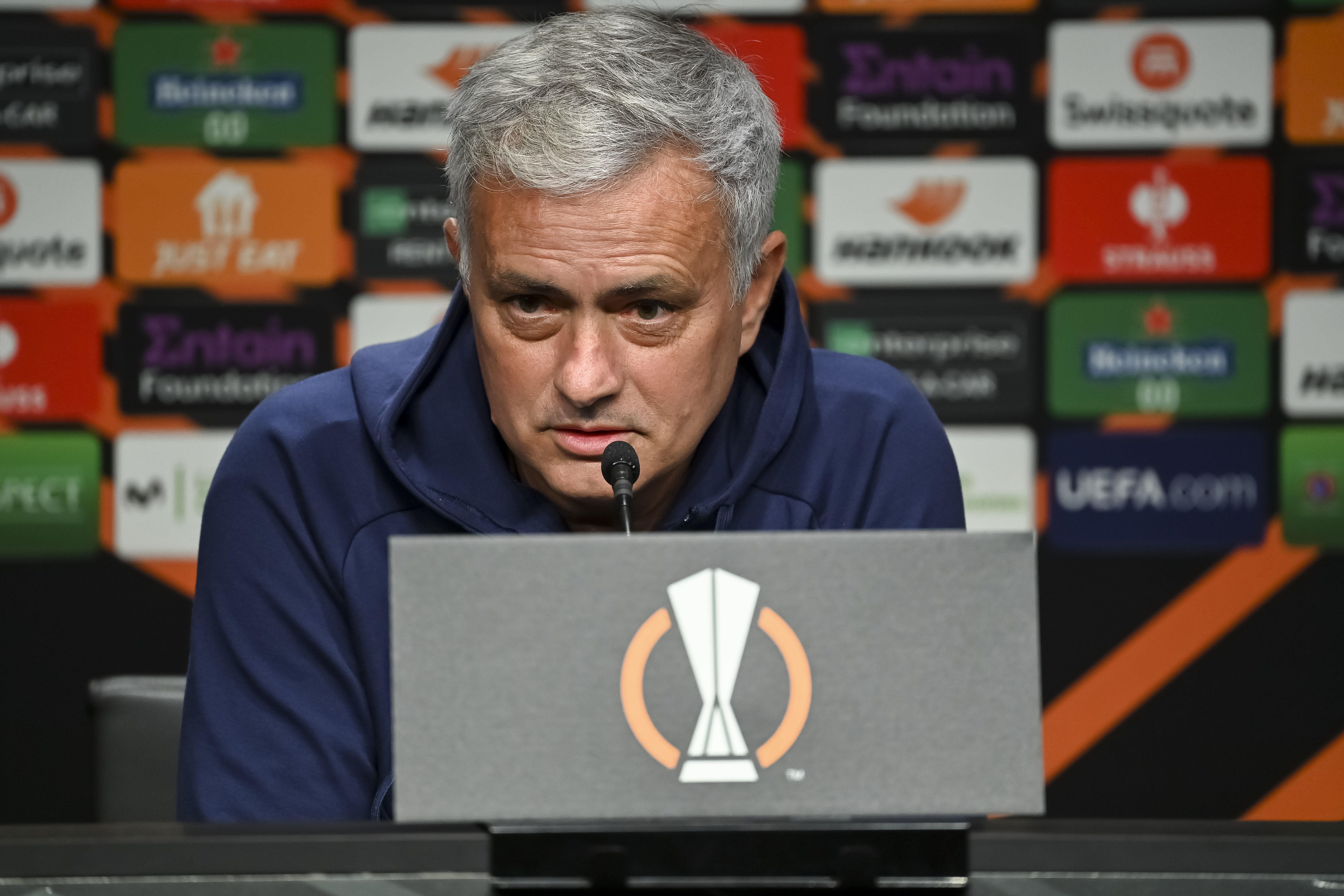 Josè Mourinho durante una conferenza stampa