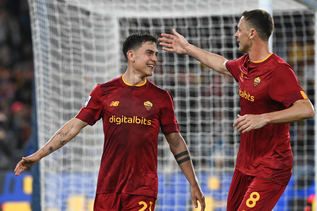 Paulo Dybala e Nemanja Matic con la maglia della Roma