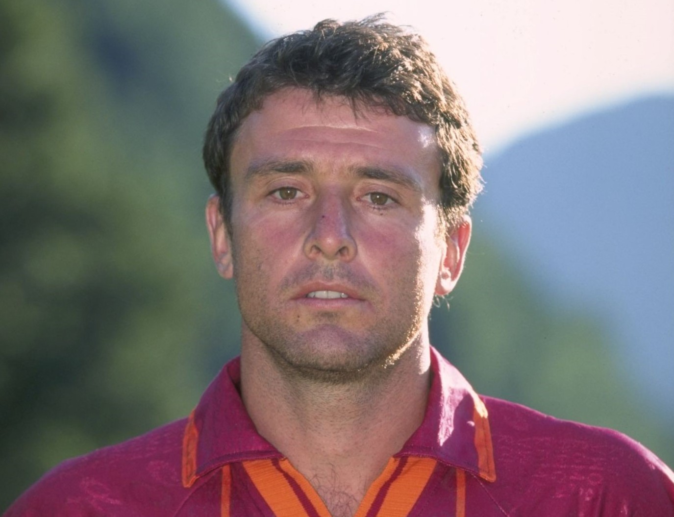 Amedeo Carboni, calciatore della Roma dal 1990 al 1997, con indosso la maglia giallorossa