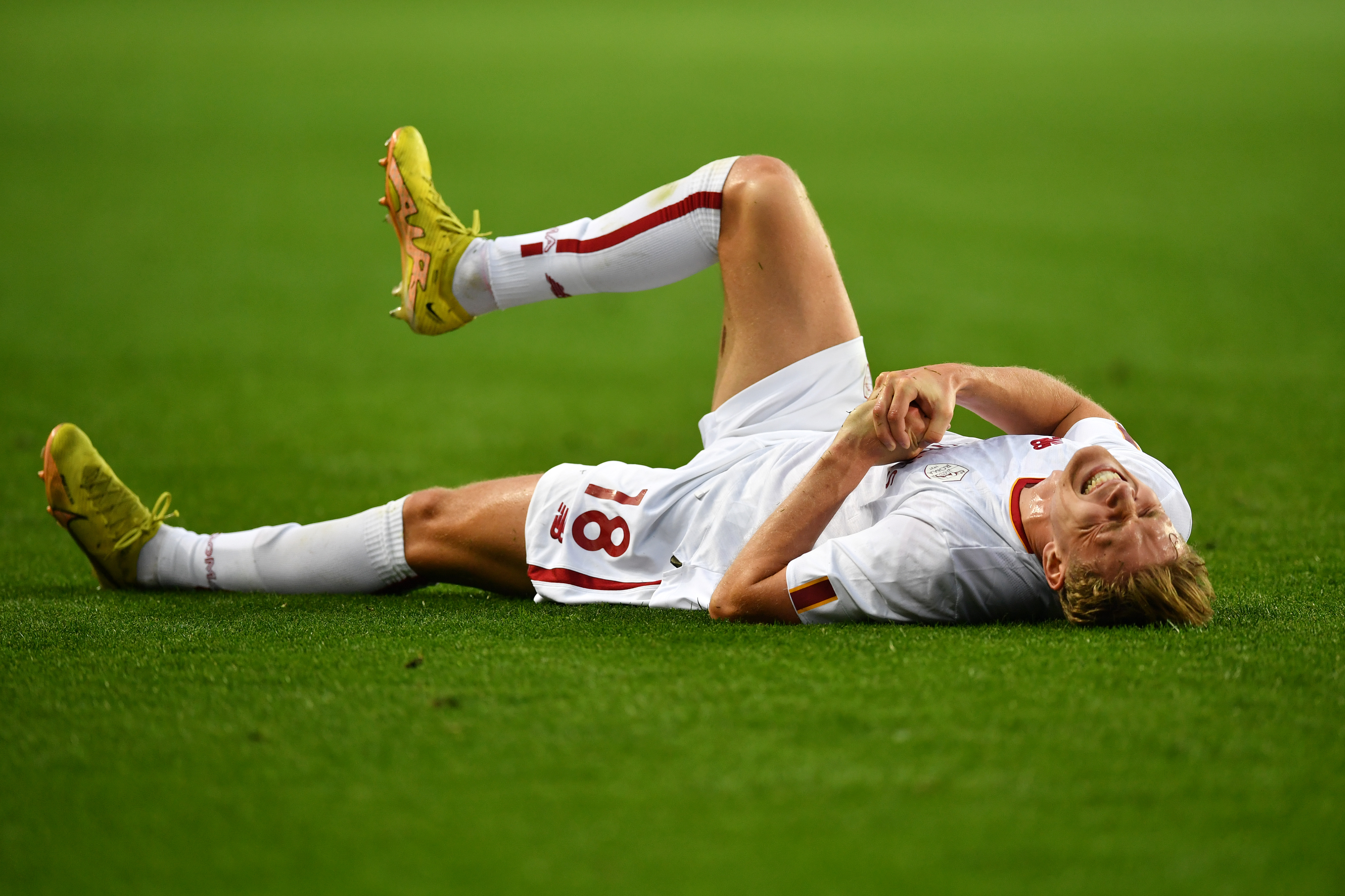 Ola Solbakken al momento dell'infortunio durante Torino-Roma