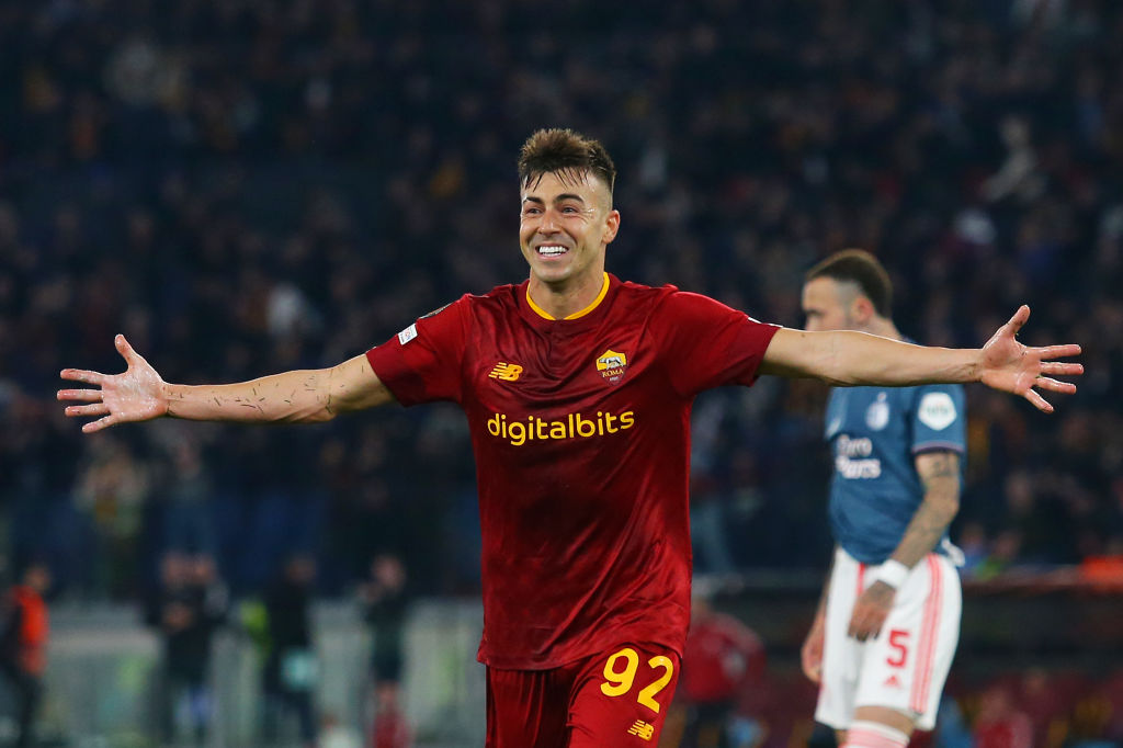 Stephan El Shaarawy esulta dopo il 3-1 siglato al Feyenoord