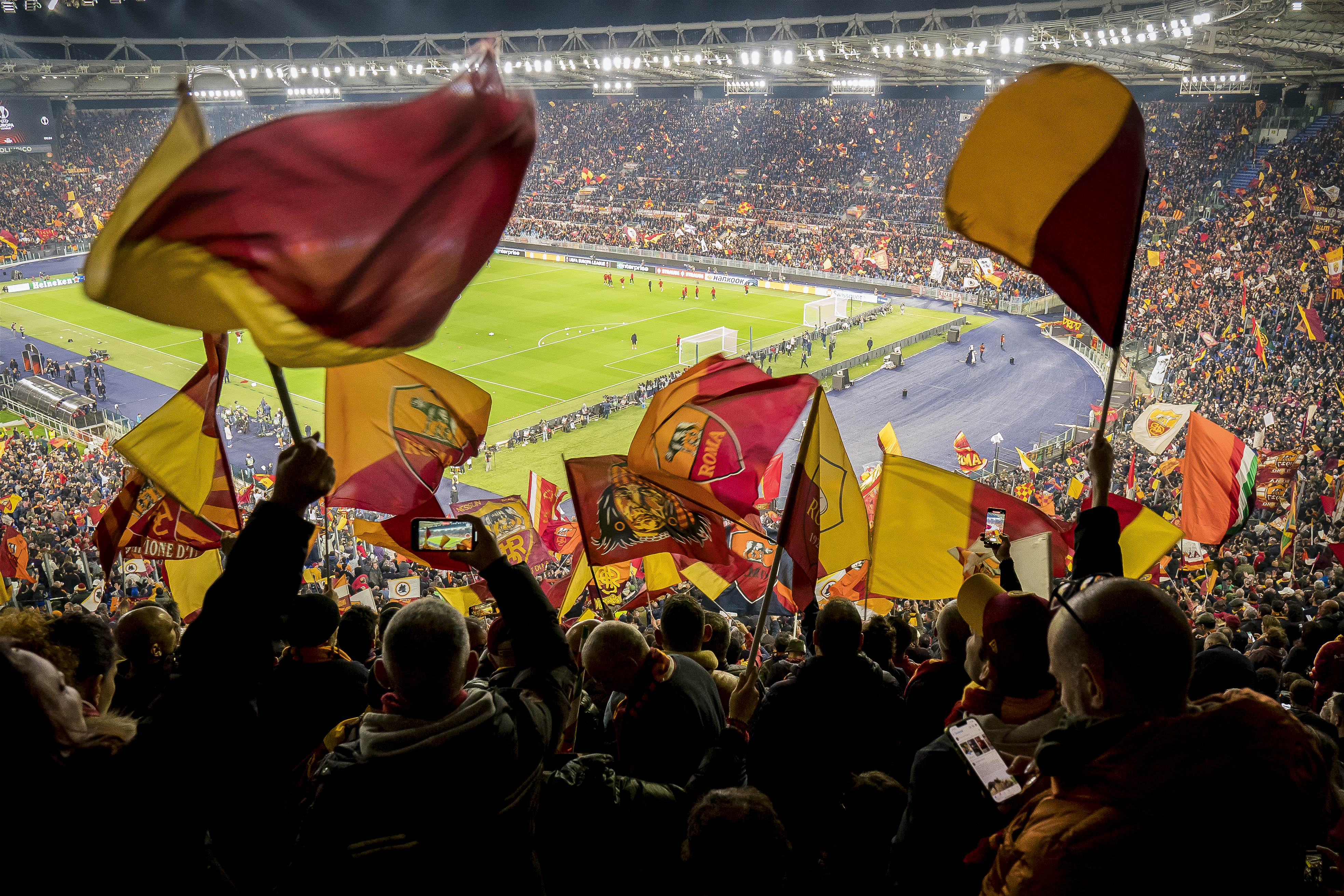 Tifosi della Roma allo Stadio Olimpico