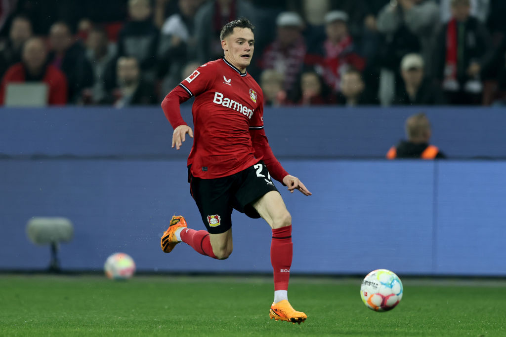 Florian Wirtz in azione con il Bayer Leverkusen