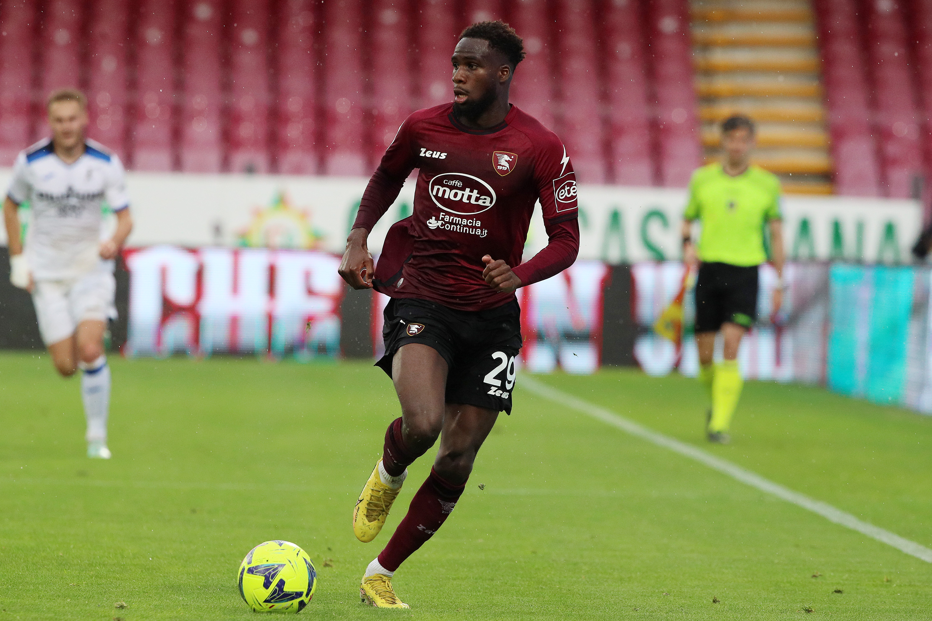 Dia durante una partita della Salernitana