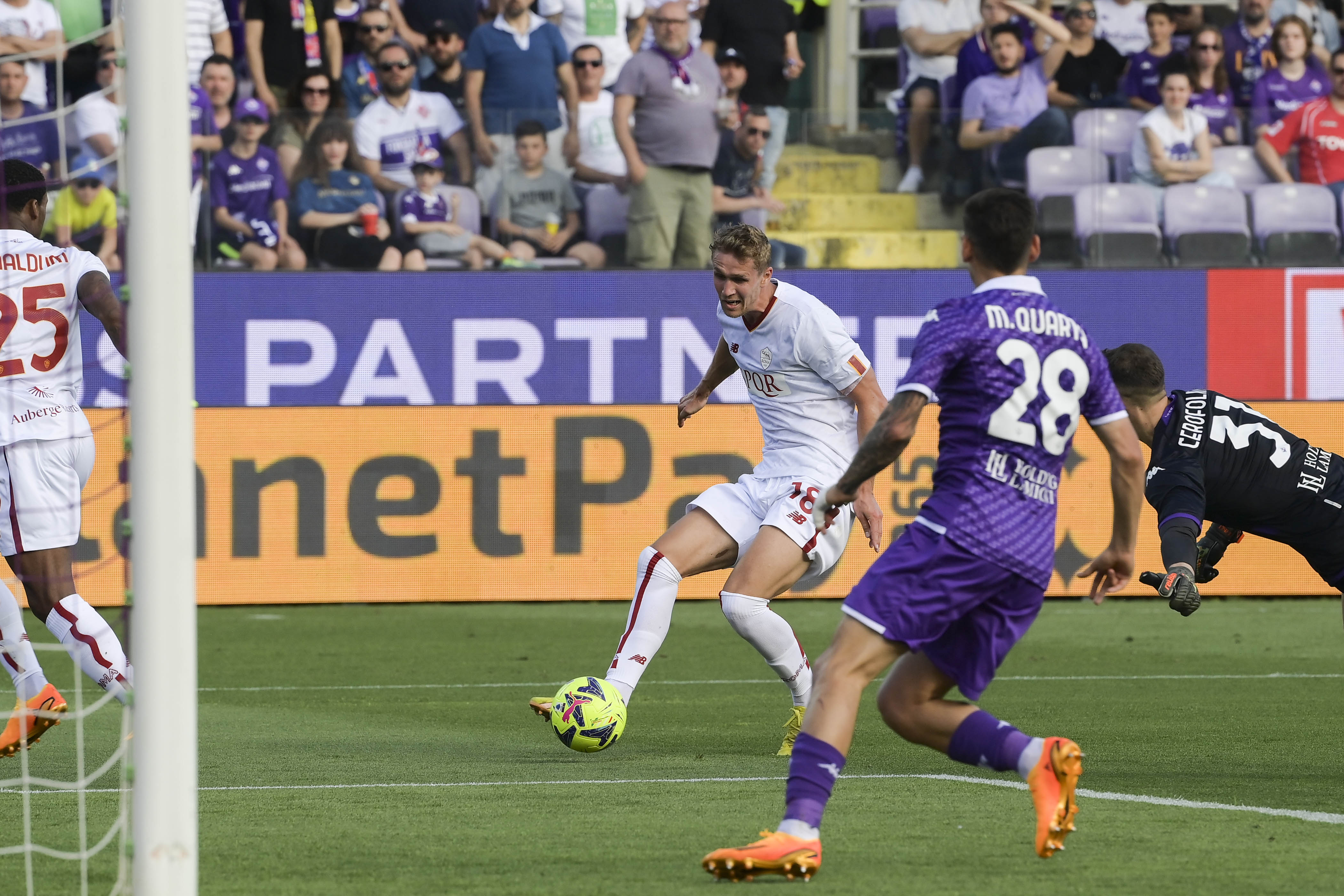 Solbakken in azione contro la Fiorentina