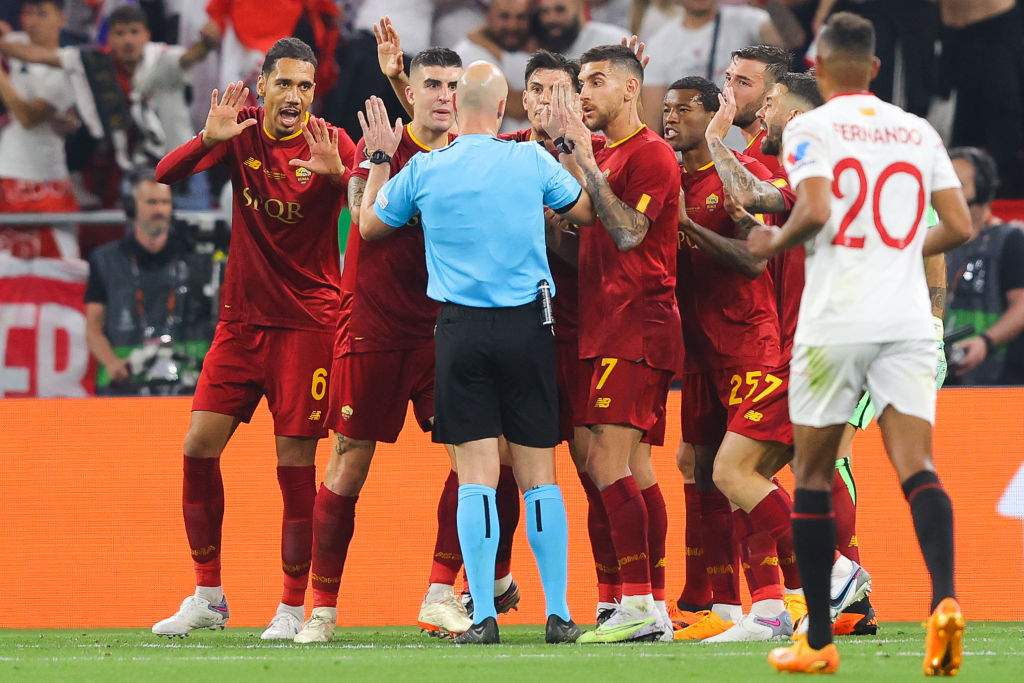 Anthony Taylor durante Siviglia-Roma