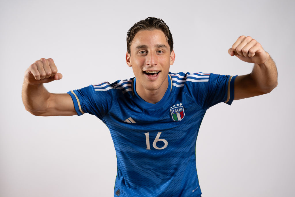 Edoardo Bove con la maglia dell'Italia