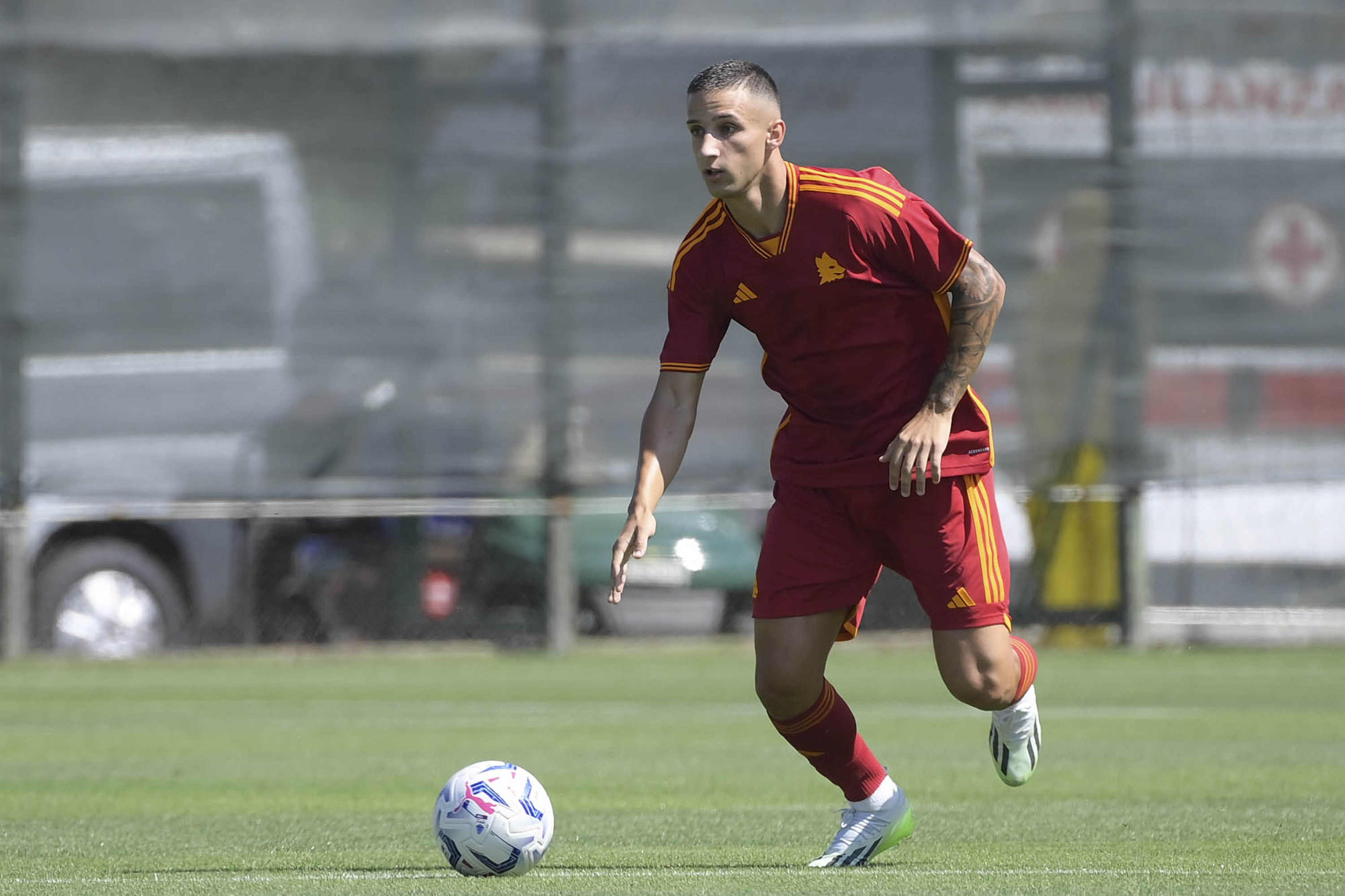 Riccardo Pagano con la maglia della Roma