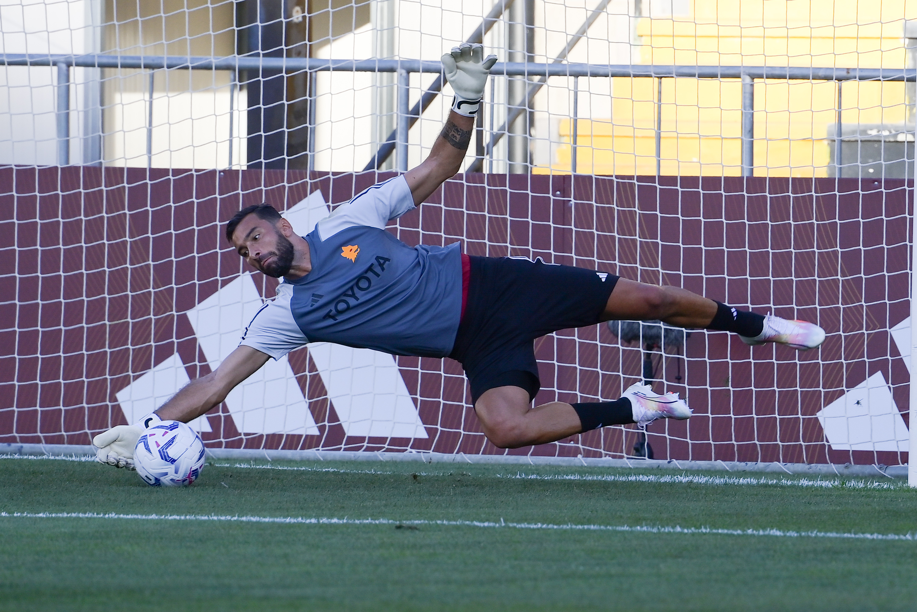 Rui Patricio prima dell'amichevole contro il Farense 