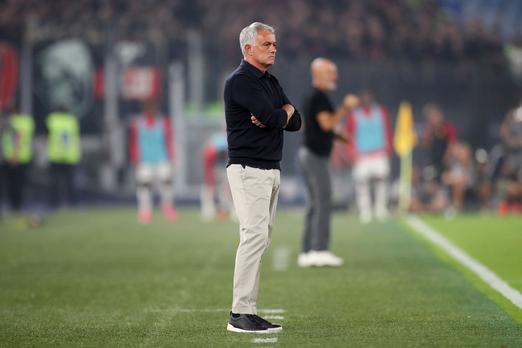 Mourinho durante una partita della Roma