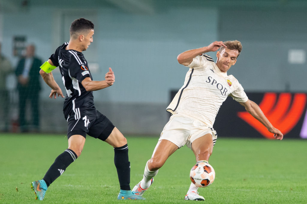 Diego Llorente in azione durante Sheriff-Roma