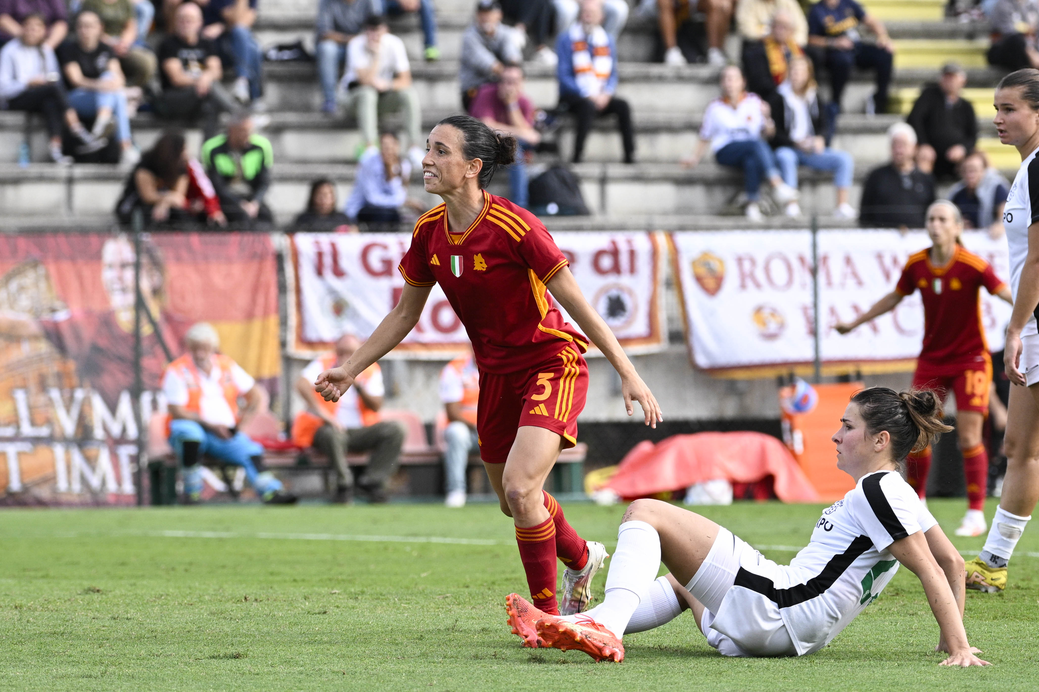 Lucia Di Guglielmo dopo il gol 