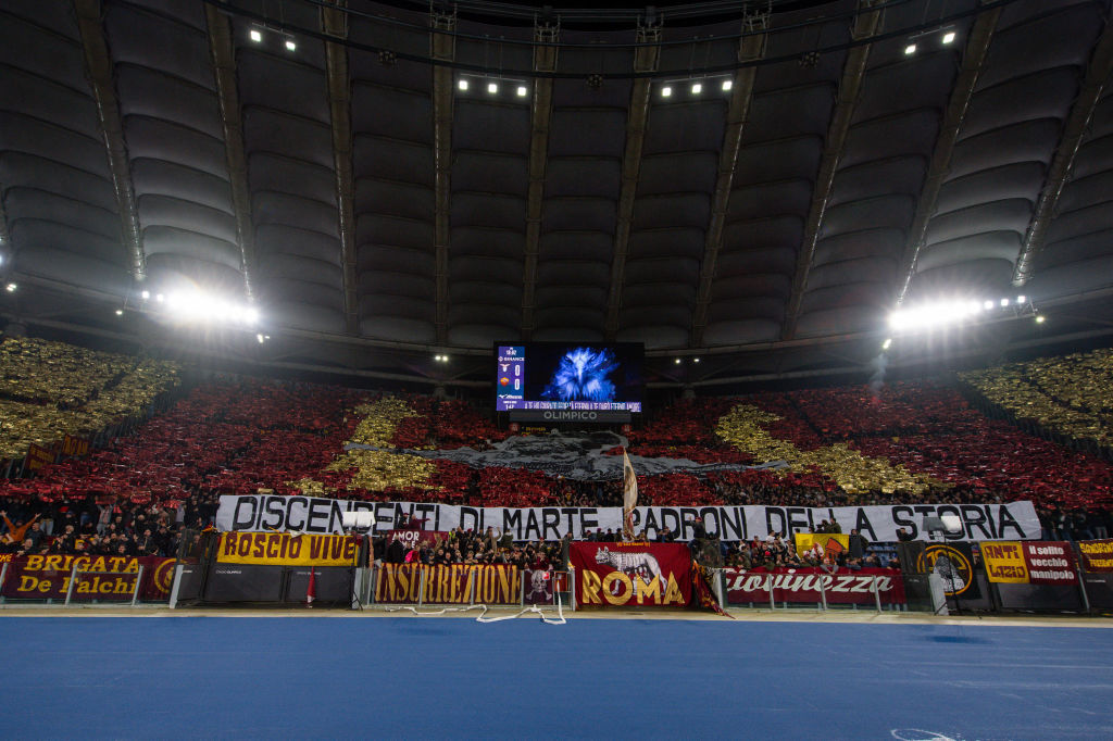 La coreografia della Curva Sud durante Lazio-Roma