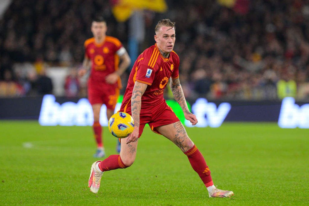 Rick Karsdorp in azione con la maglia della Roma