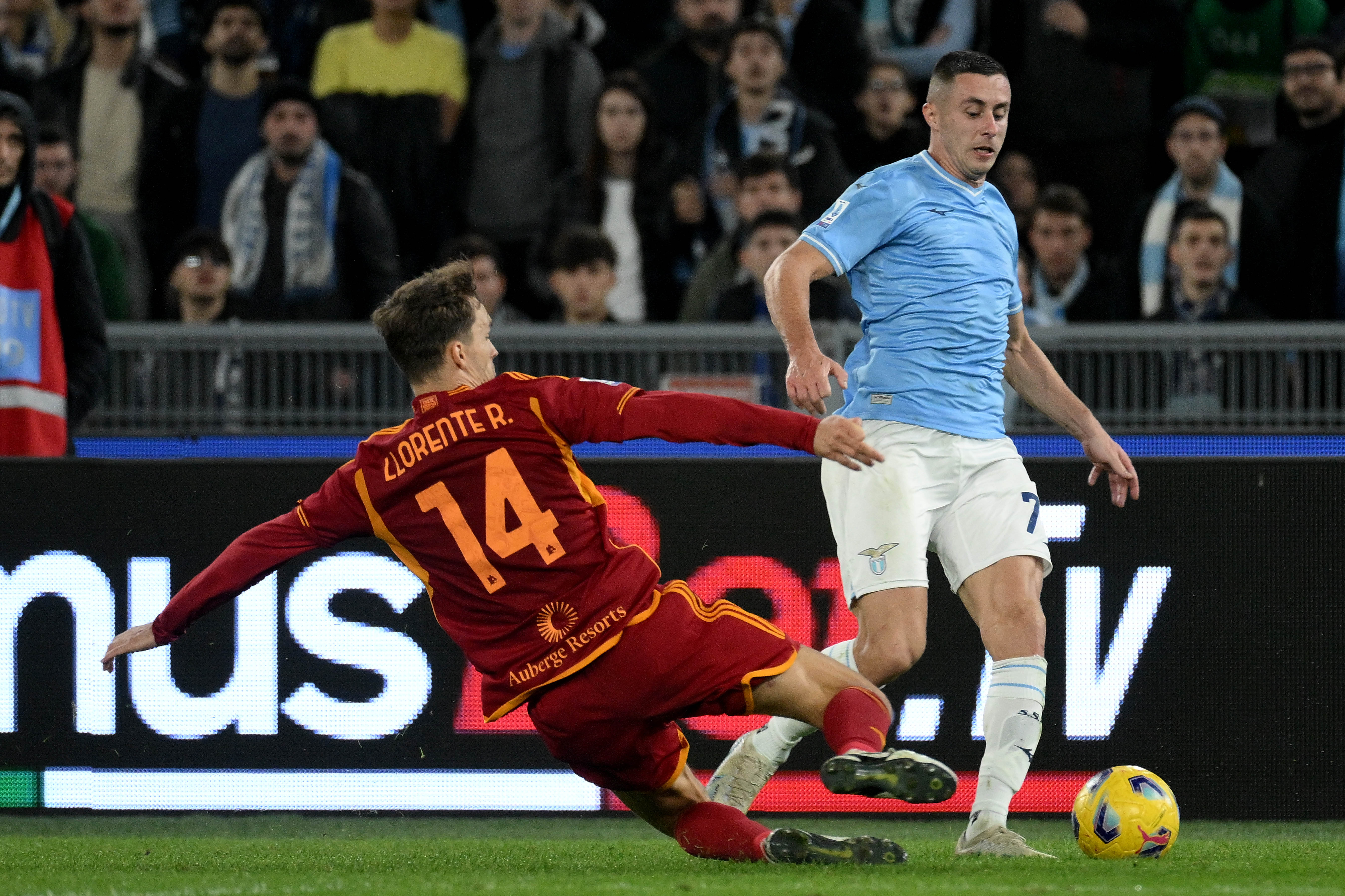 Llorente durante la sfida tra Lazio e Roma