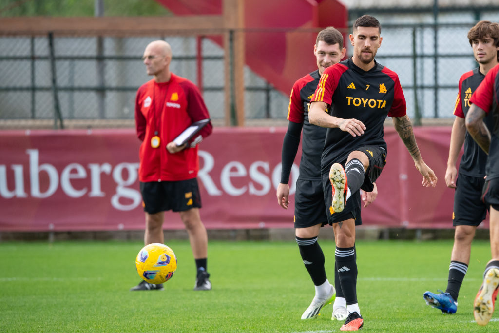 Lorenzo Pellegrini in allenamento a Trigoria