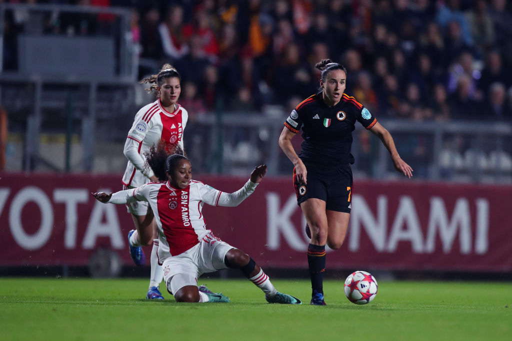 Evelyne Viens in azione contro l'Ajax