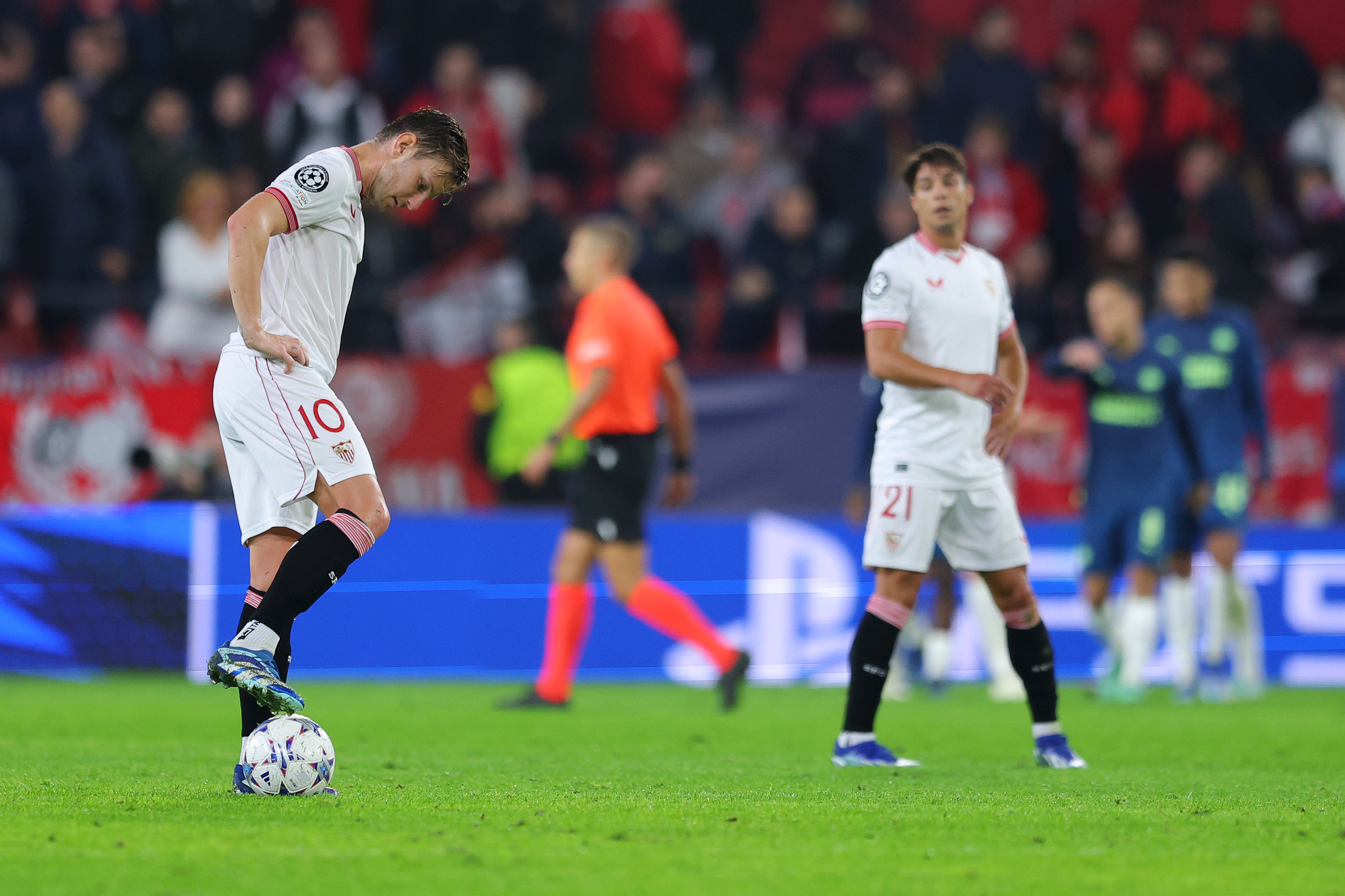 Rakitic durante la partita tra Siviglia e Psv