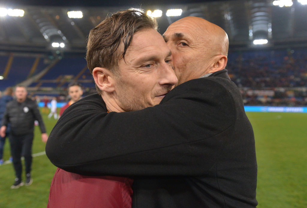 Totti e Spalletti abbraccio 