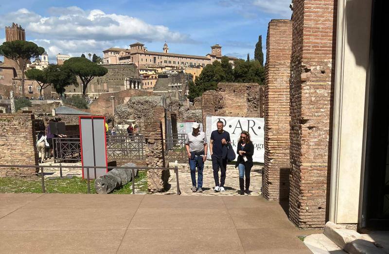 José Mourinho e Nuno Santos ai Fori Imperiali