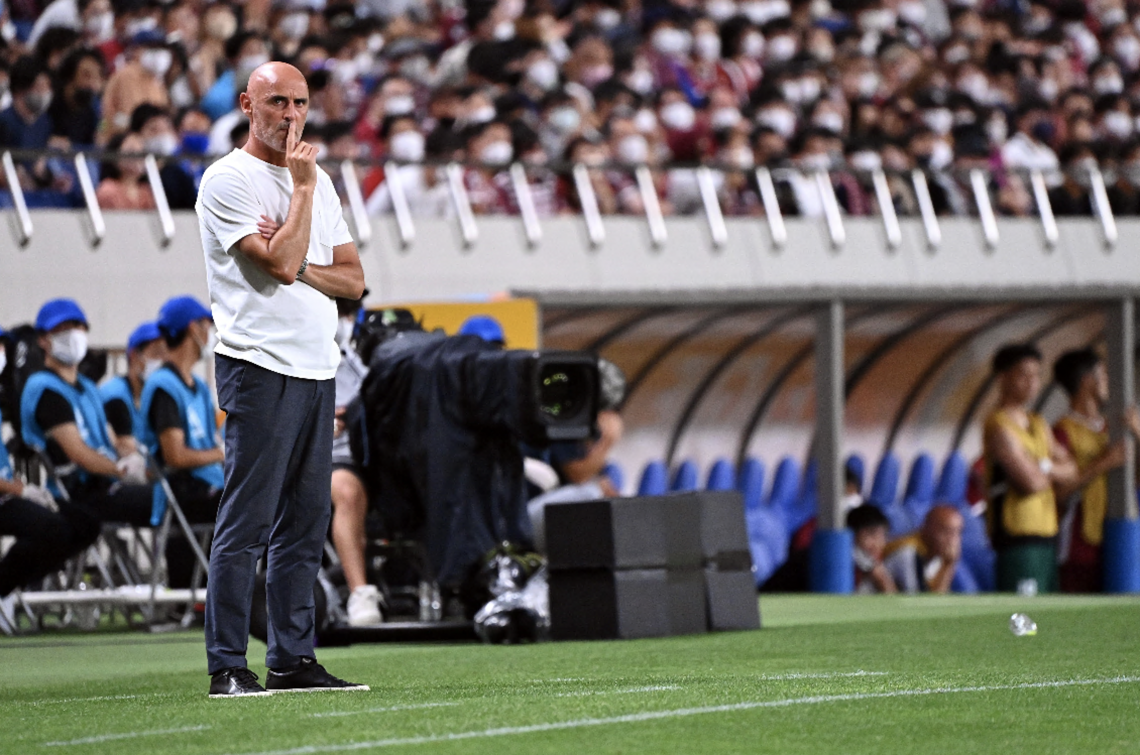  Kevin Muscat, allenatore dello Yokohama F-Marinos, durante un match contro il Vissel Kobe