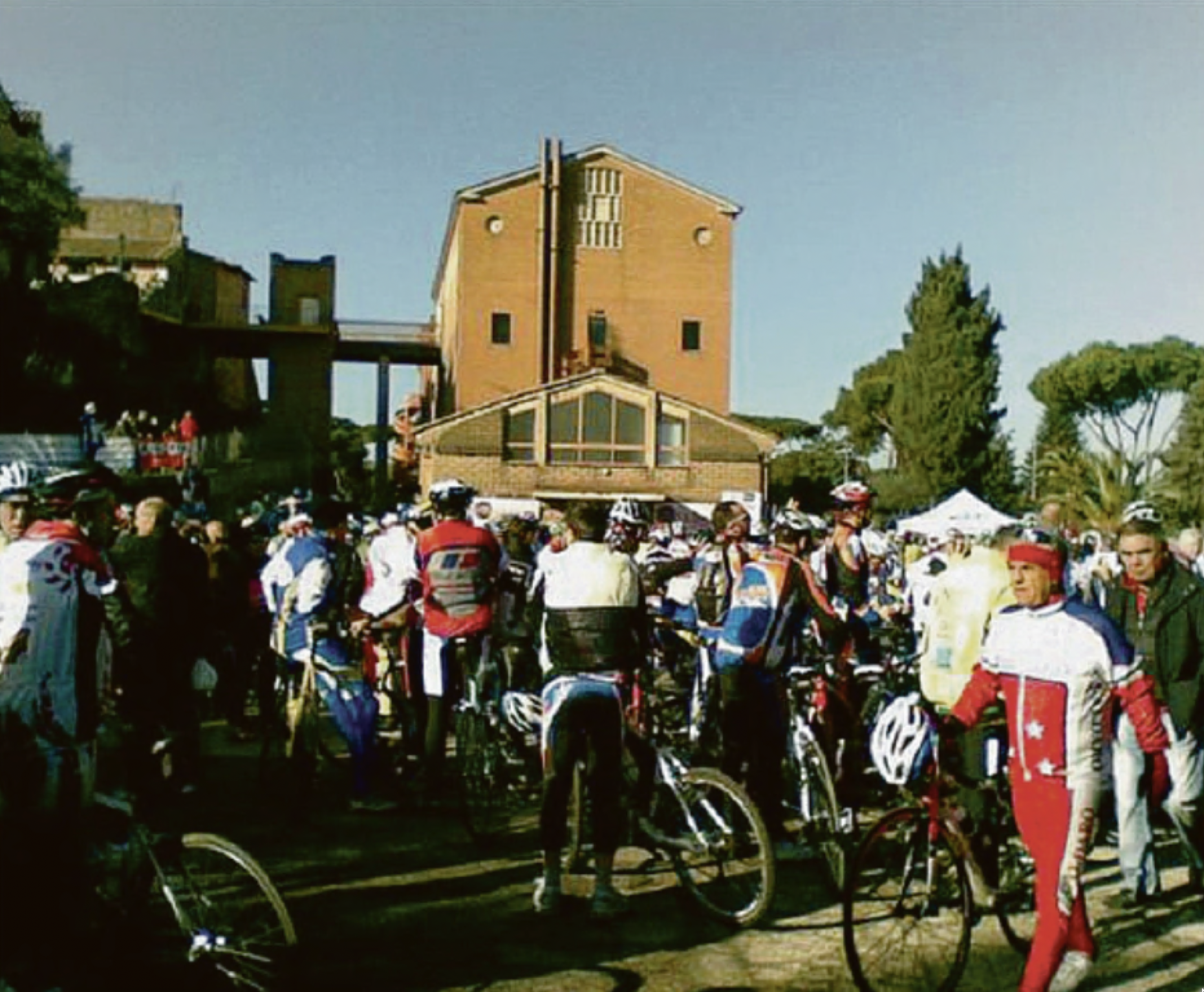 Il pellegrinaggio in bici al santuario dedicato alla Madonna del Divino Amore si svolge da ormai  60 anni