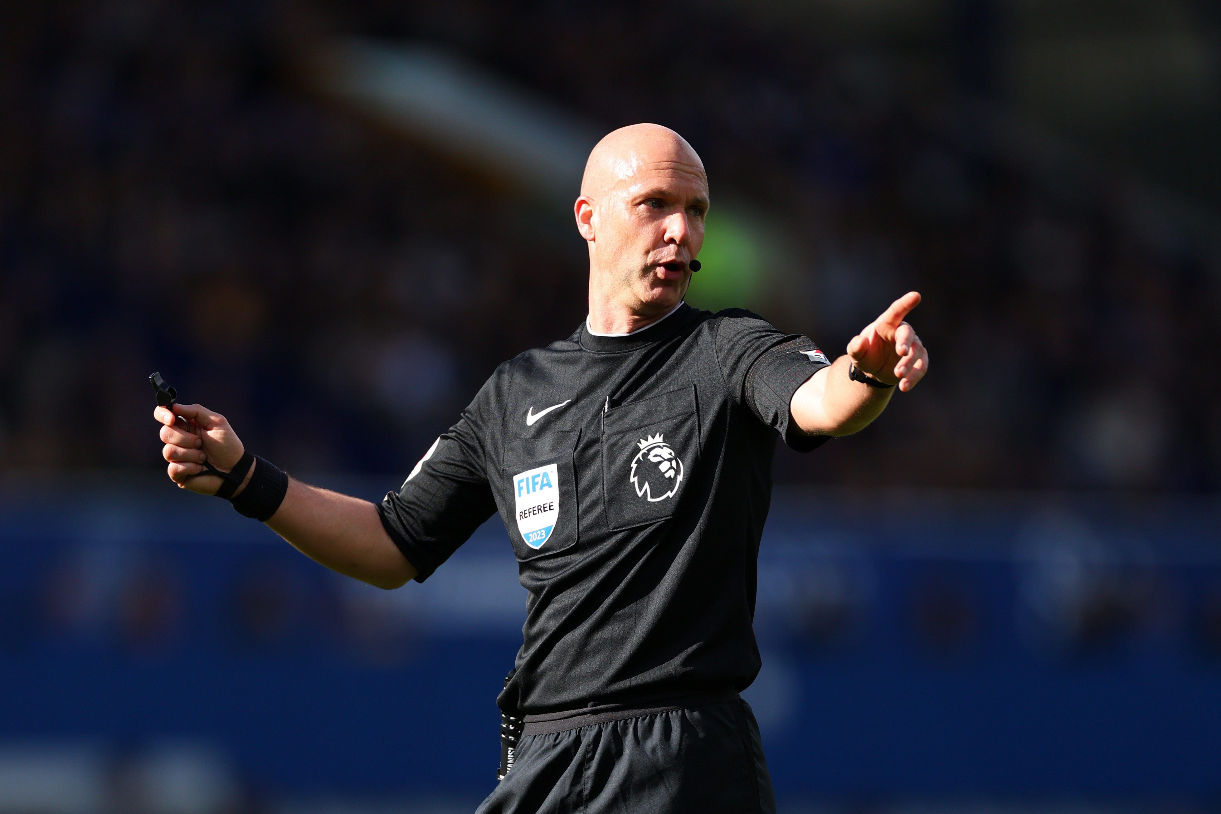 Anthony Taylor durante una partita