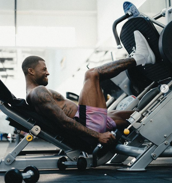 Wijnaldum si allena in palestra