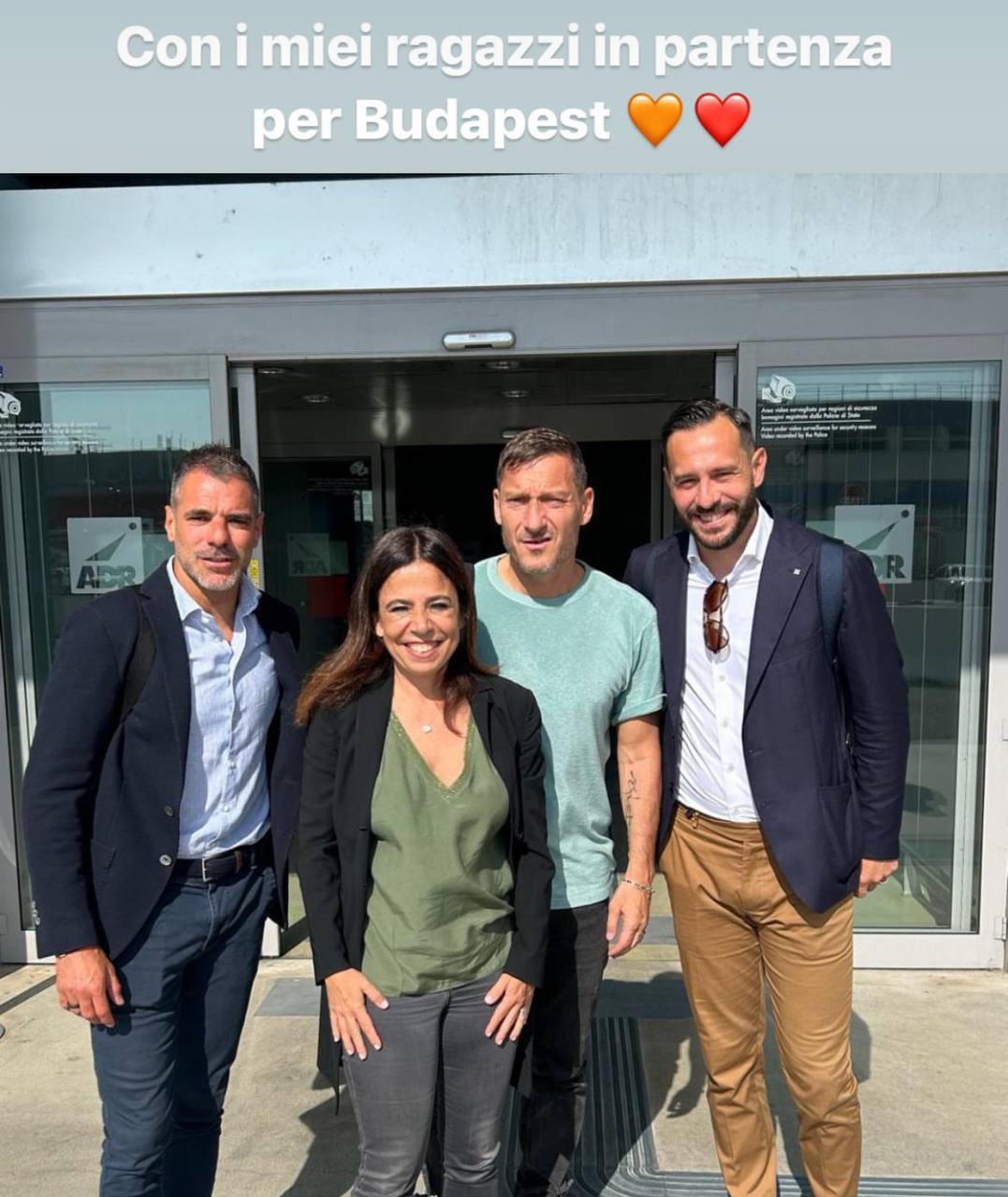 FOTO Rosella Sensi In Viaggio Verso Budapest Insieme A Totti E Venditti