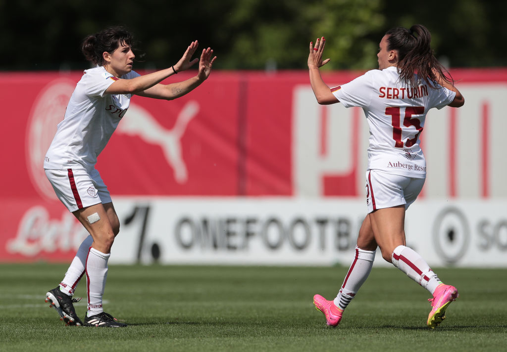 Cinotti ringrazia Serturini per l'assist del temporaneo 1-2 romanista