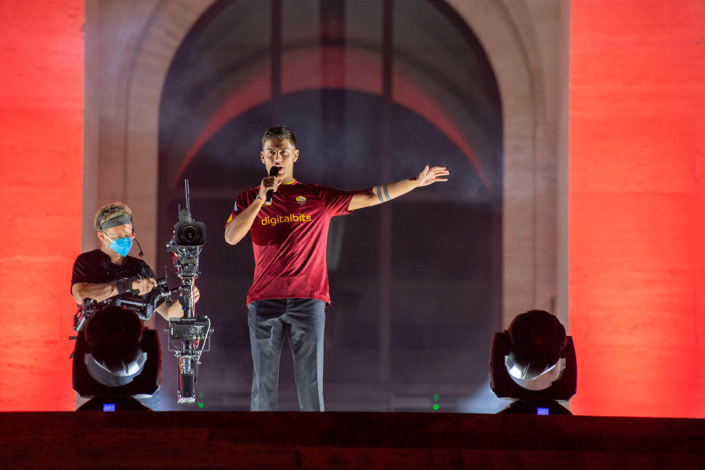 Presentazione di Dybala al Colosseo Quadrato