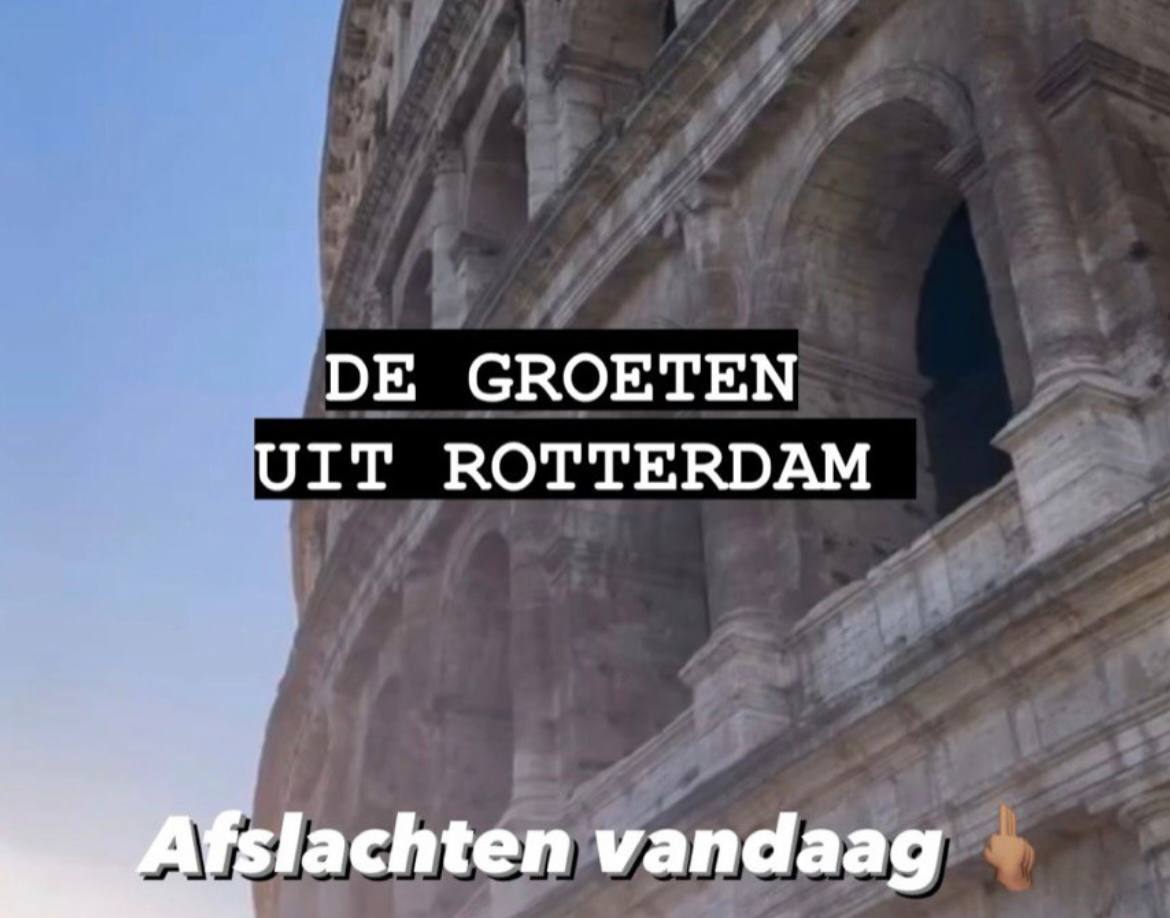 Tifosi del Feyenoord davanti al Colosseo