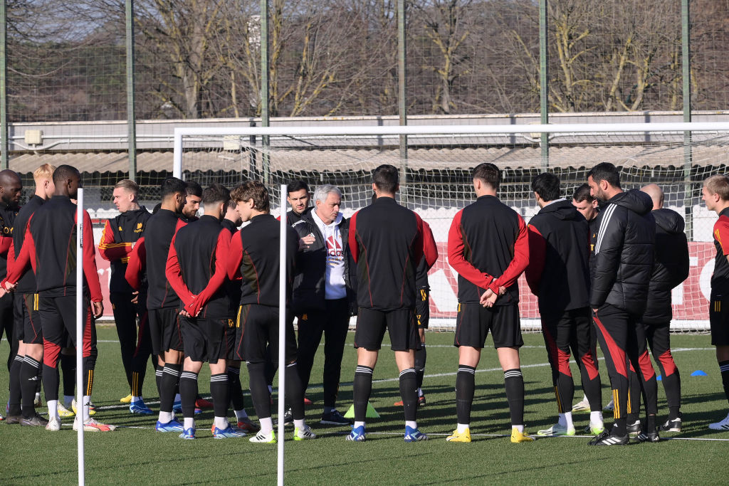 Mourinho a colloquio con la squadra