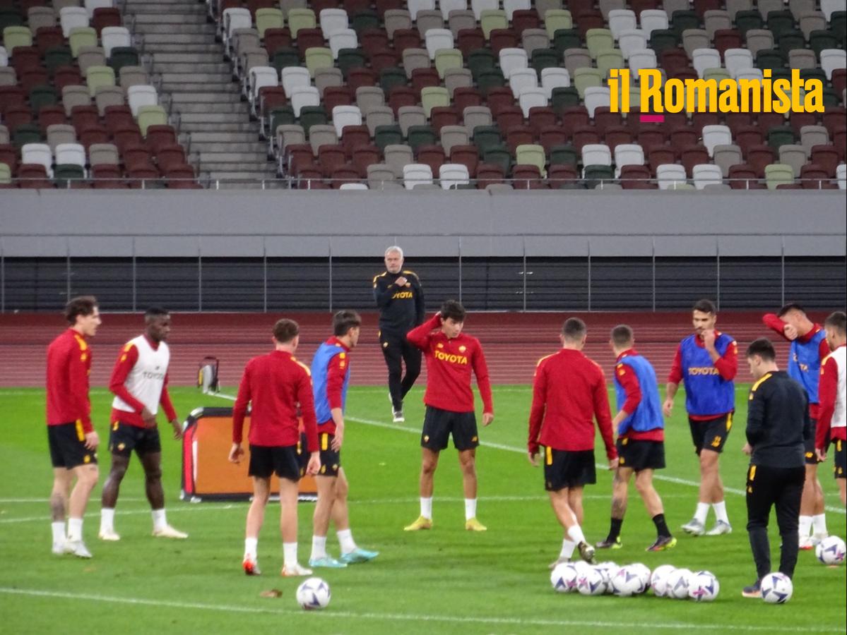 L\'allenamento della Roma in Giappone