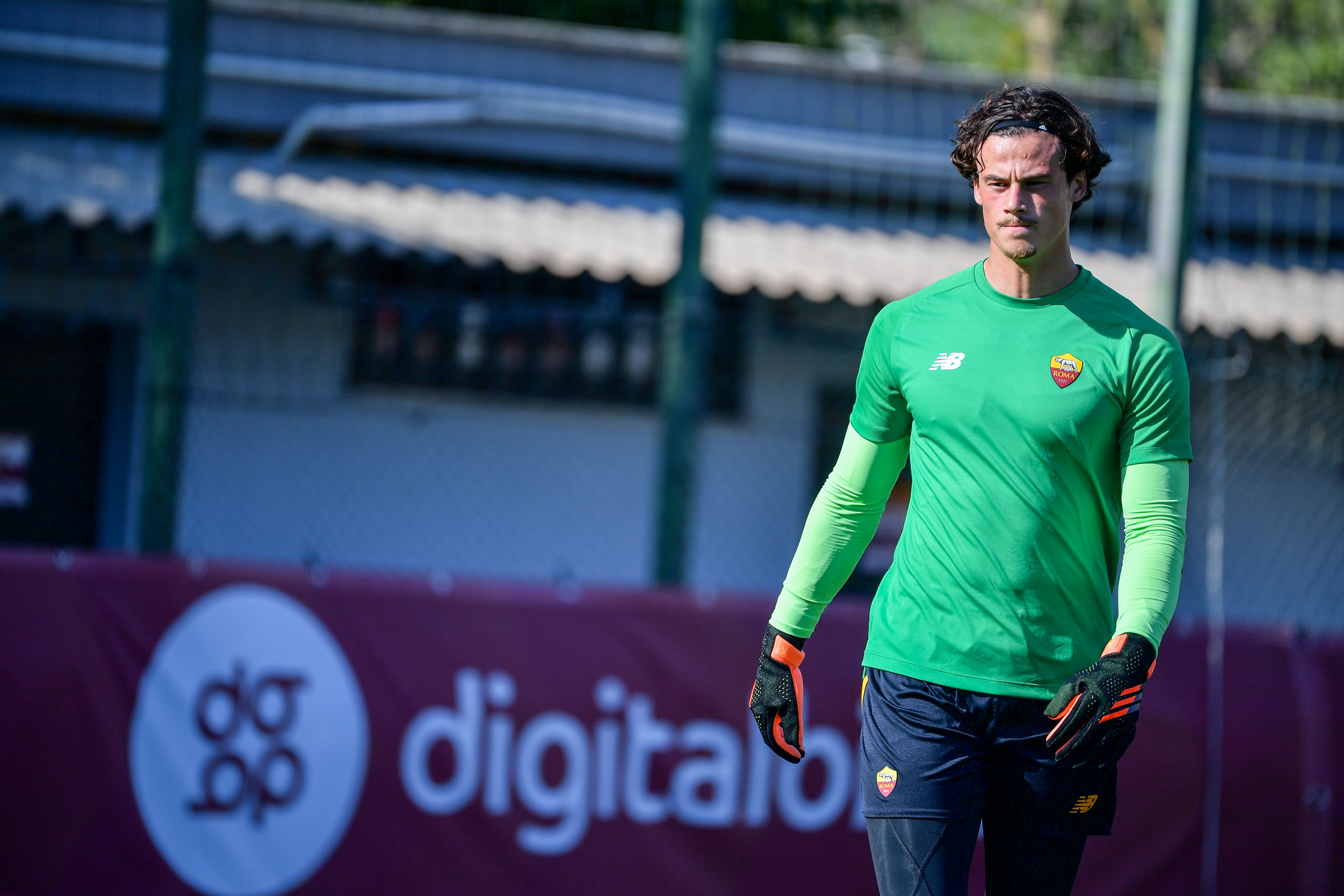 Mile Svilar (As Roma via Getty Images)