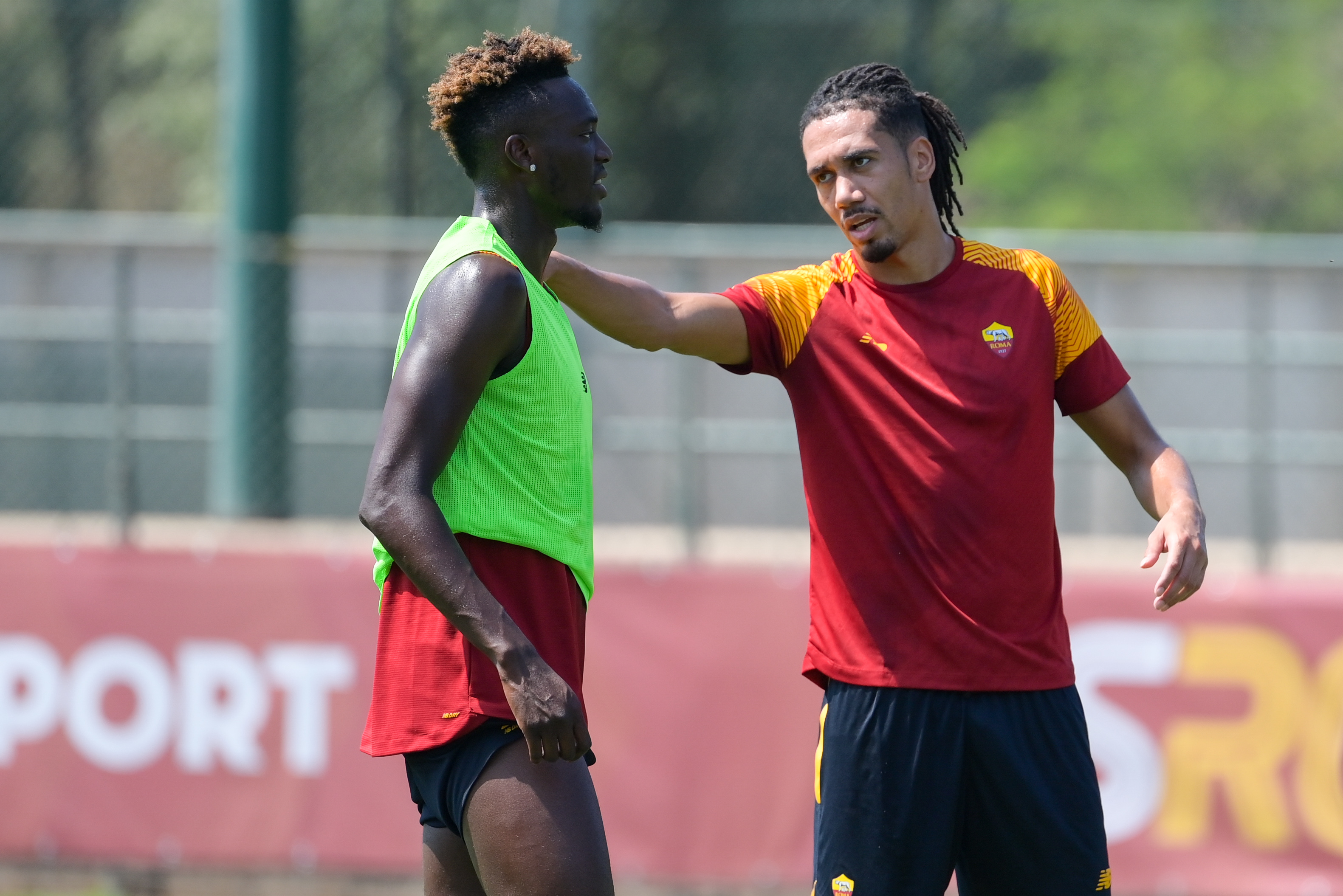 Smalling e Abraham (As Roma via Getty Images)