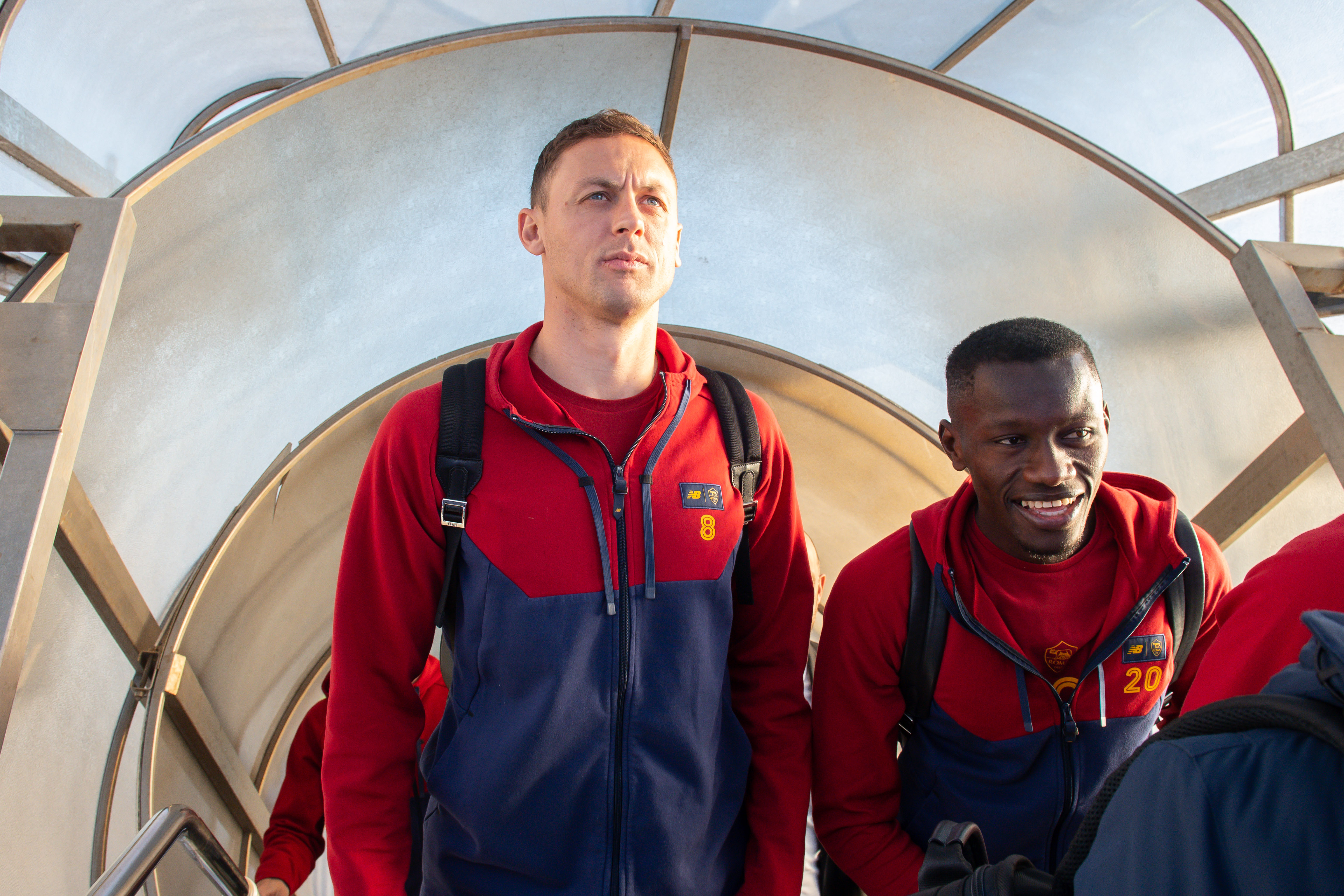 Matic e Camara in aereo (As Roma via Getty Images)