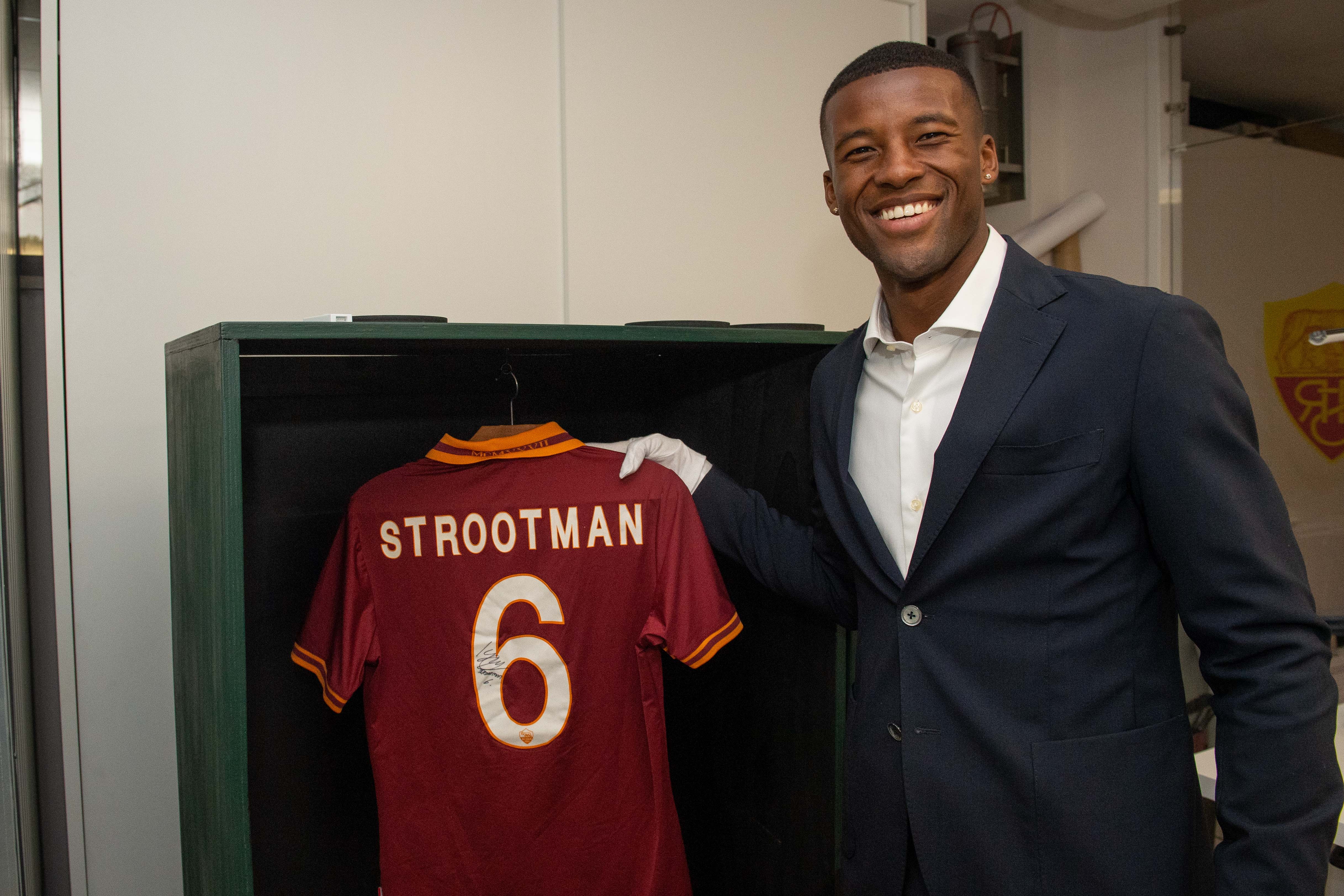 Wijnaldum con la maglia di Strootman