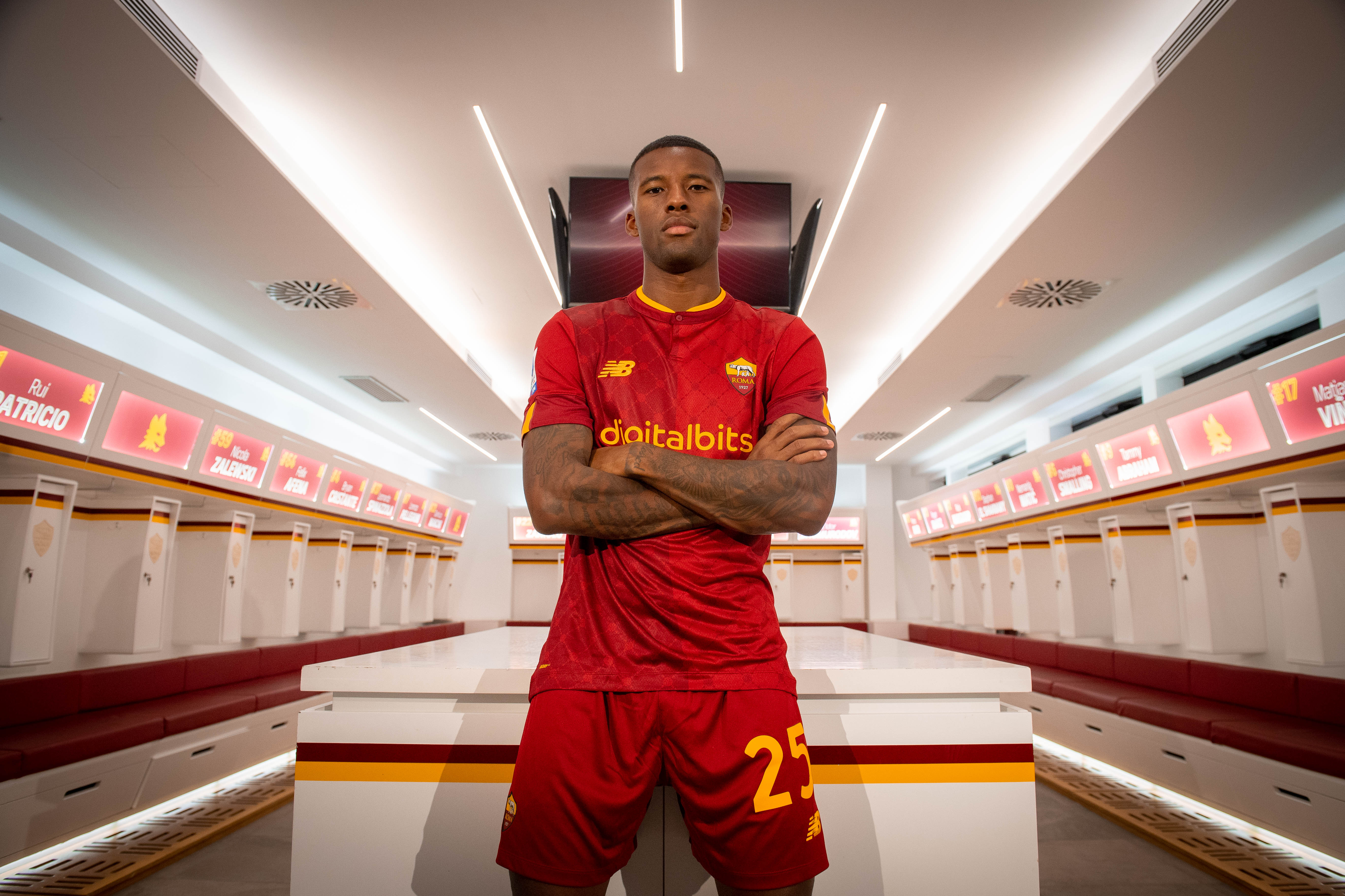 Wijnaldum nello spogliatoio giallorosso