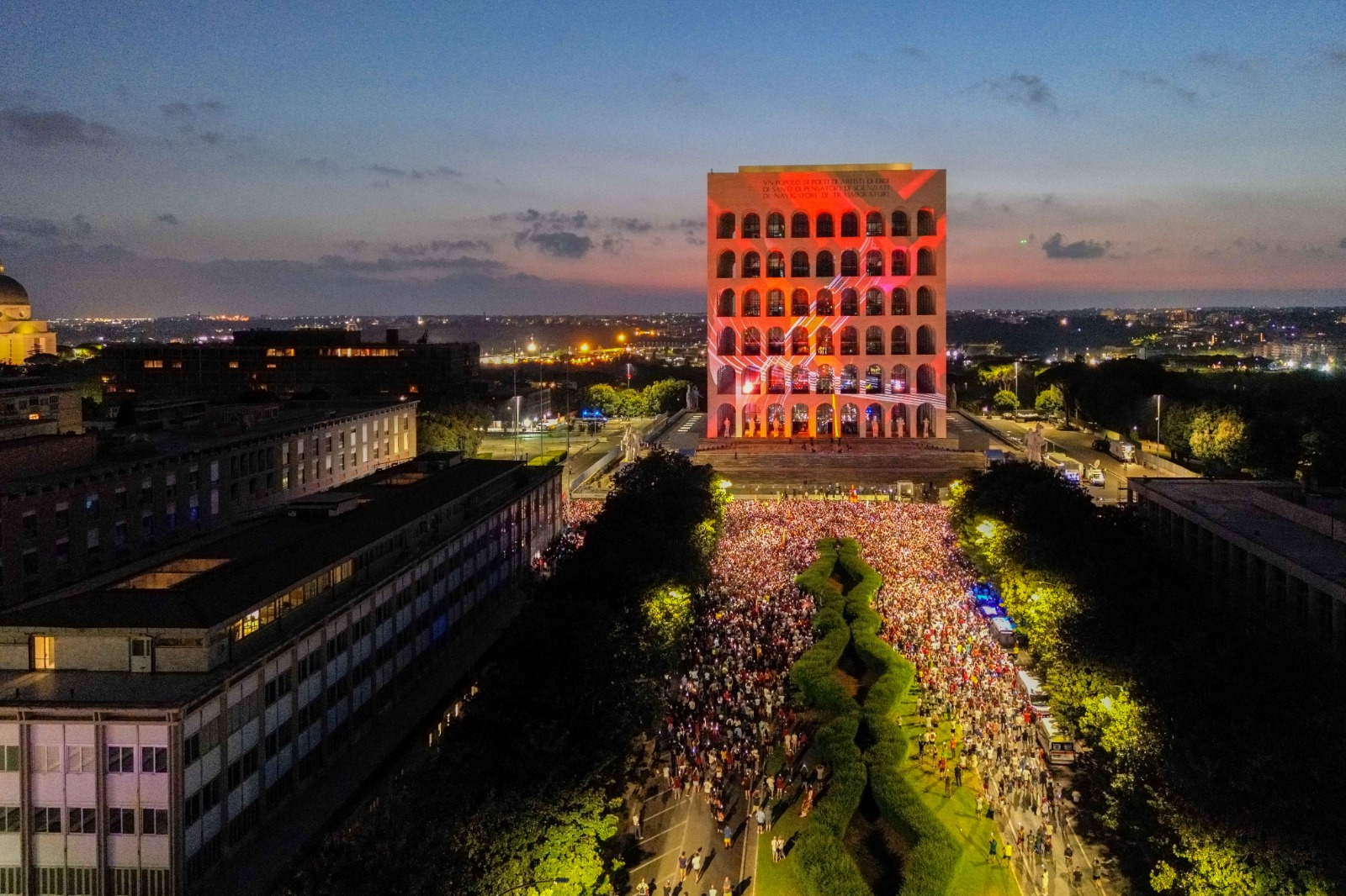 Presentazione di Dybala al Colosseo Quadrato