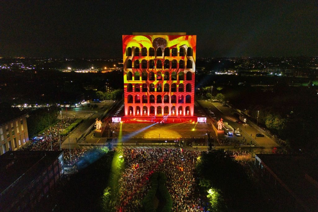 Presentazione di Dybala al Colosseo Quadrato