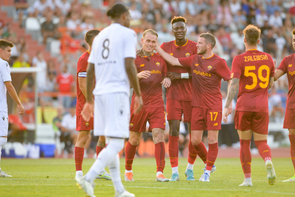 L\'esultanza per l\'autogol propiziato dal tiro di Rick Kardorp (As Roma via Getty Images)