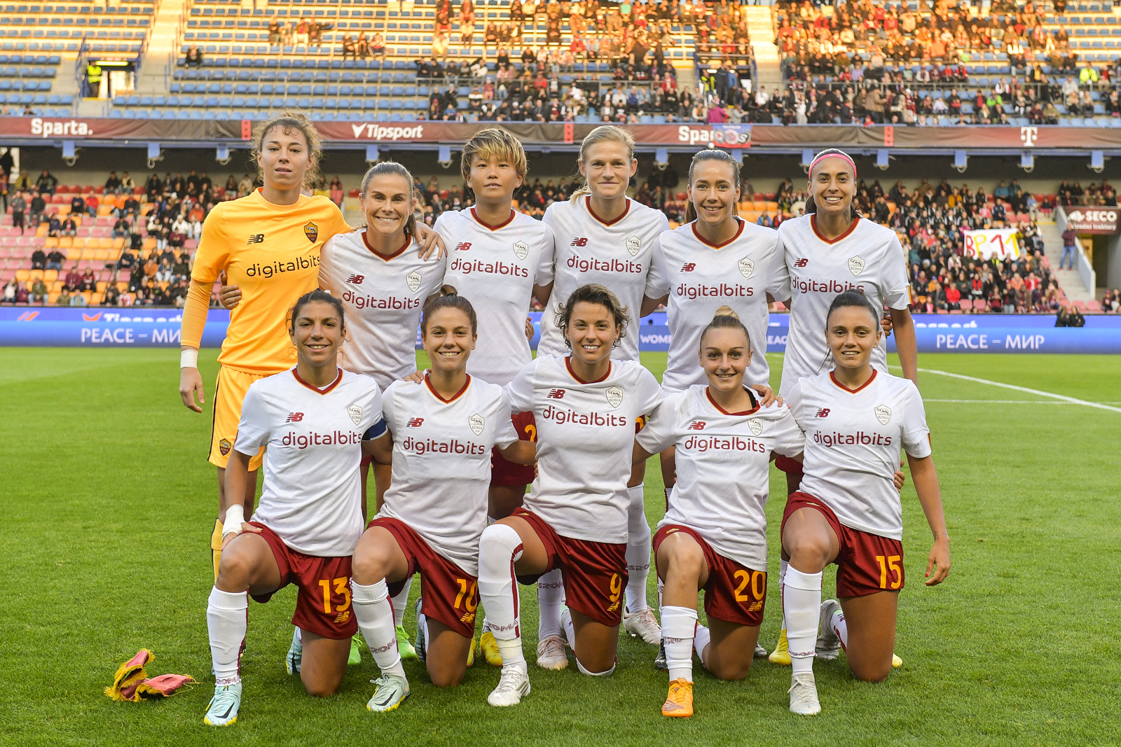 La Roma Femminile nella foto di rito