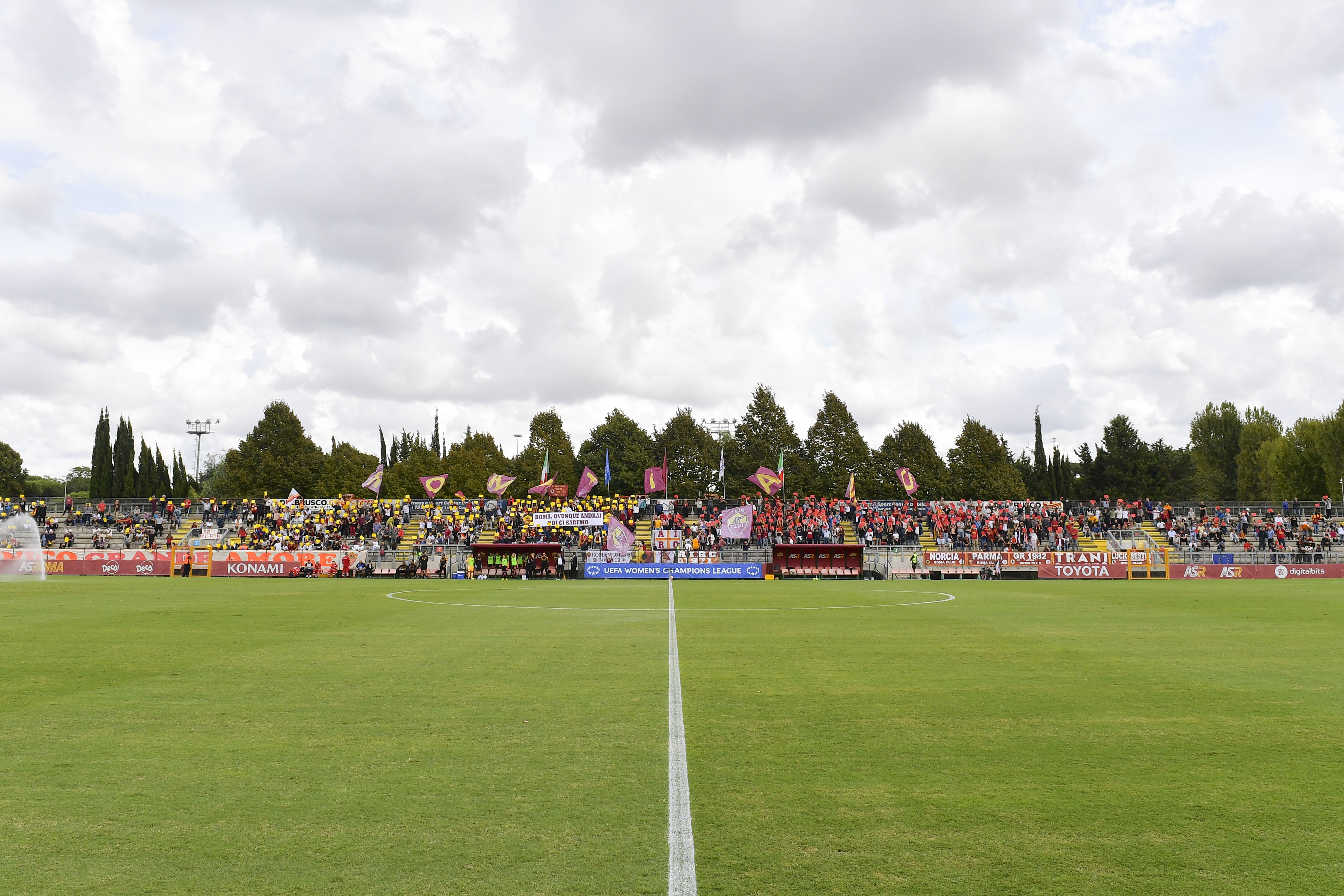 Il pubblico del Tre Fontane (As Roma via Getty Images)