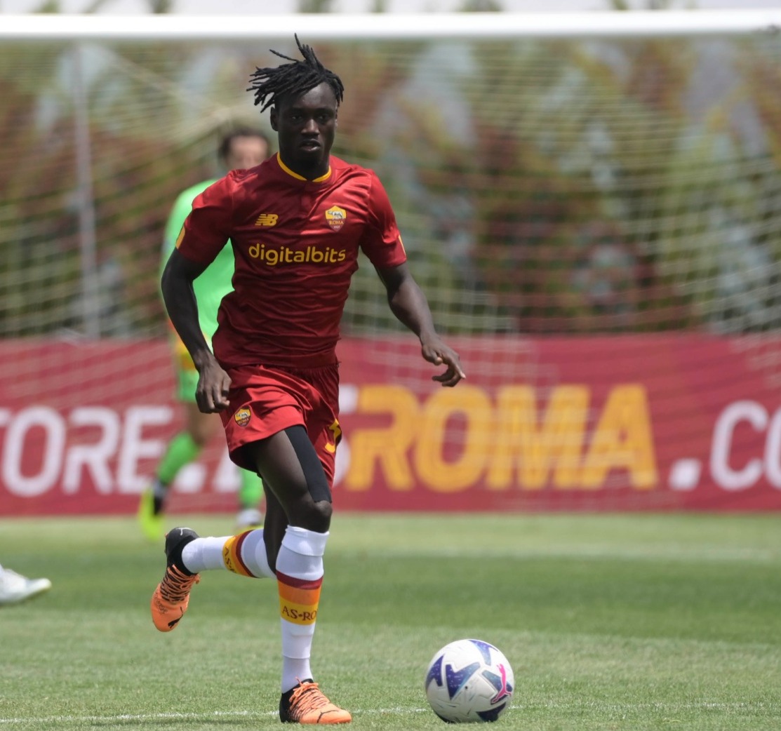 Ebrima Darboe durante un allenamento a Trigoria