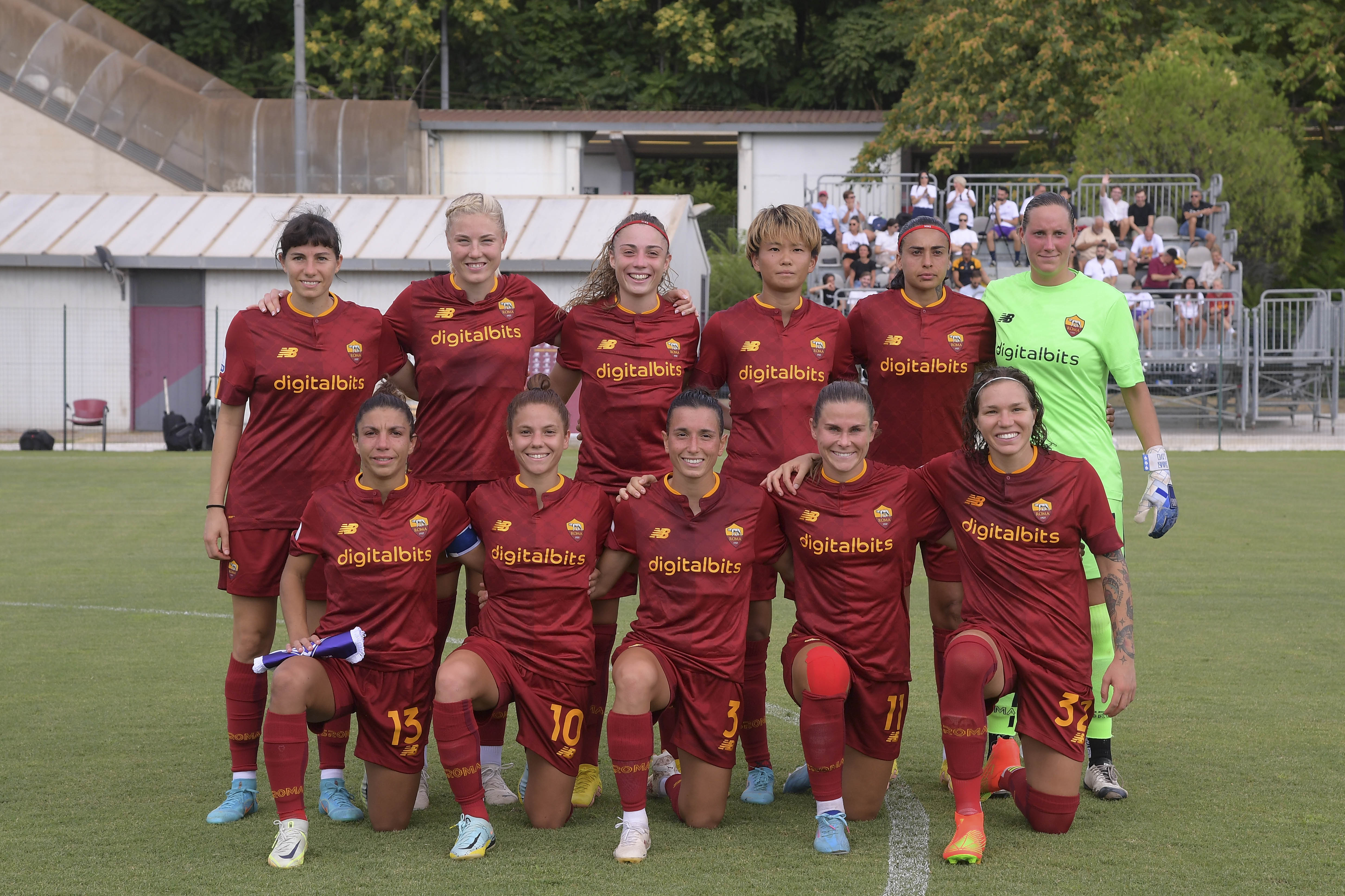 La Roma Femminile prima del test con la Fiorentina